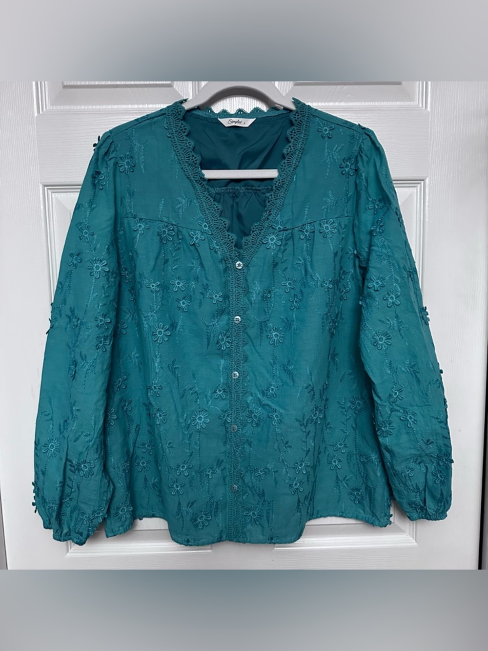 Simplee Long Sleeve Embroidered Blouse Lined Buttons Green Appliqué Women's L